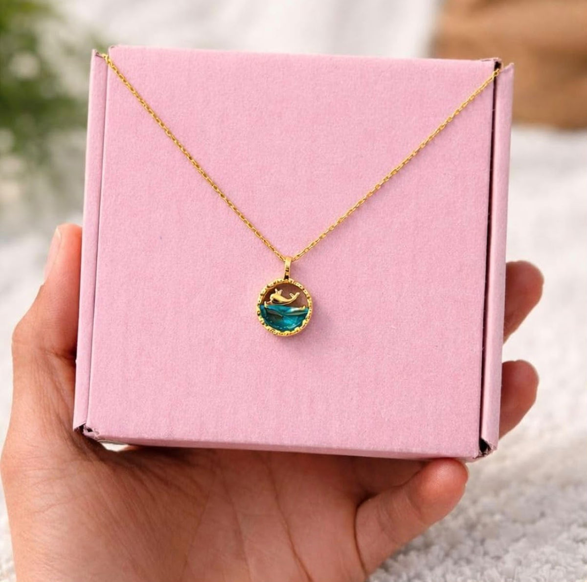 Teal Shell Round Pendant Necklace